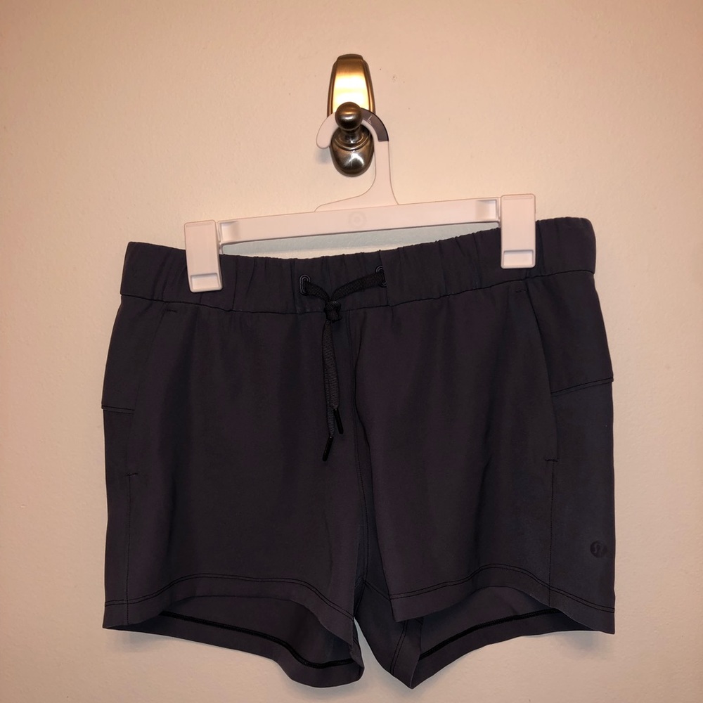 Lululemon greyish purple shorts never worn 3-inch